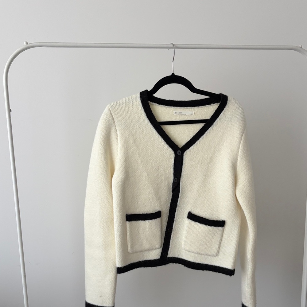 OAK + FORT Cream and Black Cardigan